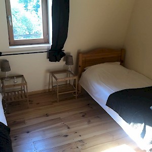 Twin bedroom 2