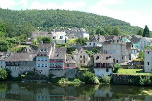 Riverside view of Argentat